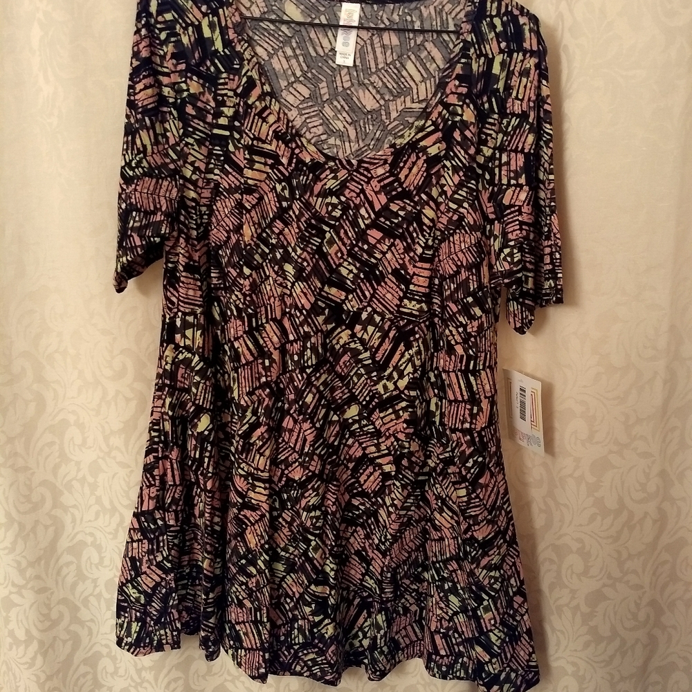 LuLaRoe NWT Perfect T